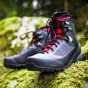 Men’s Arc’teryx Bora Mid Boots size 9
